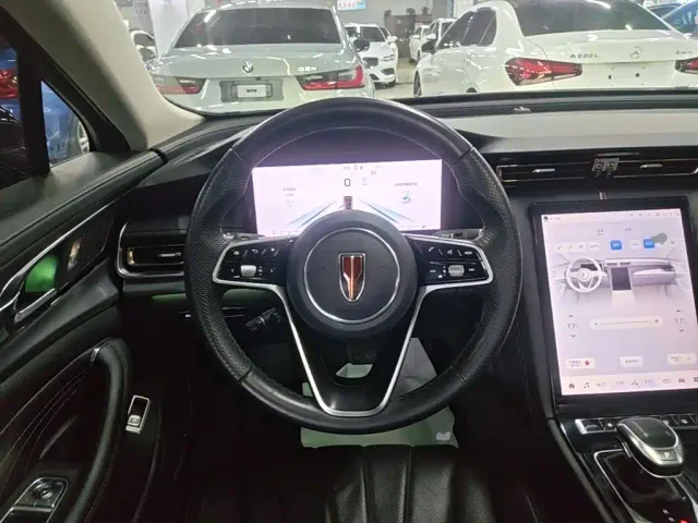 Hongqi H5 — Фото автомобиля 10