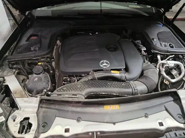 Mercedes-Benz E-Class — Фото автомобиля 3