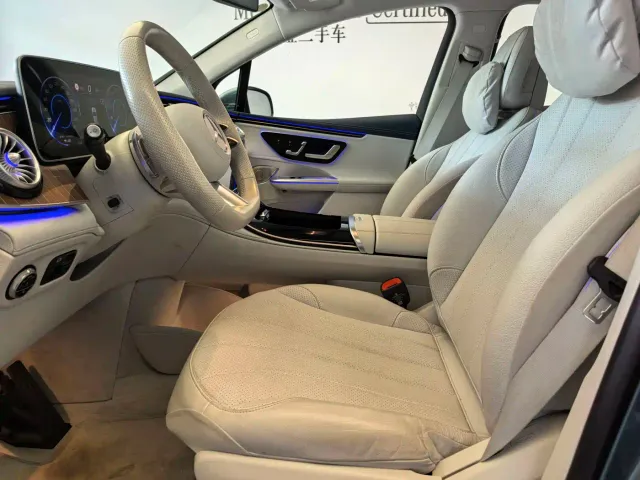 Mercedes-Benz EQE SUV — Фото автомобиля 17