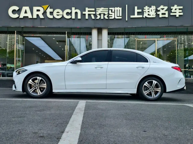Mercedes-Benz C-Class — Фото автомобиля 2