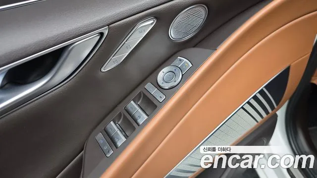 Genesis G80 Electrified G80 (RG3) — Фото автомобиля 15