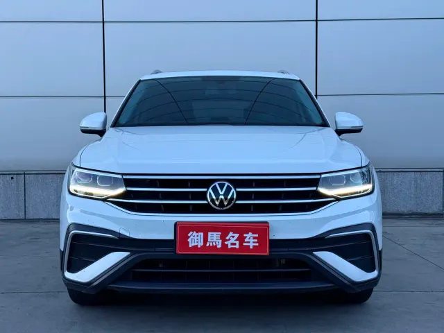 Volkswagen Tiguan L — Фото автомобиля 2