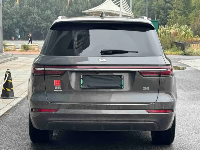 Li Auto ONE — Фото автомобиля 5