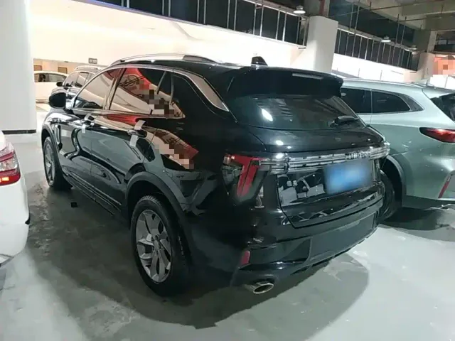 Lynk & Co 01 — Фото автомобиля 4