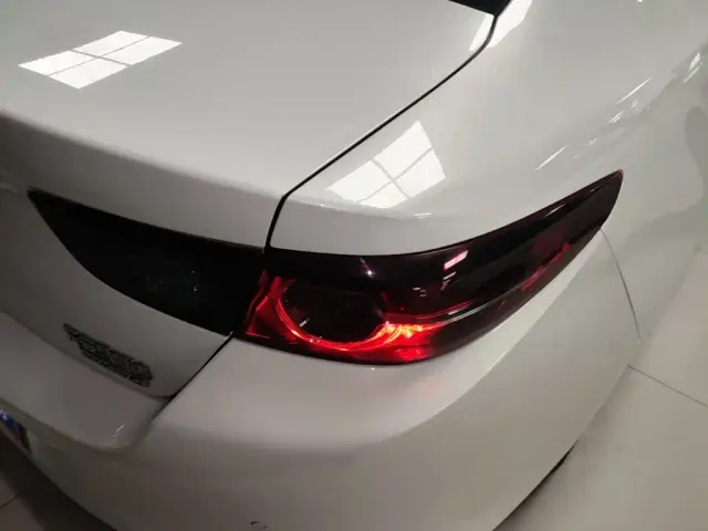 Mazda Axela — Фото автомобиля 7
