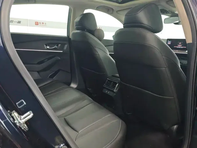 Honda Accord — Фото автомобиля 10