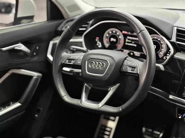Audi Q3 — Фото автомобиля 14