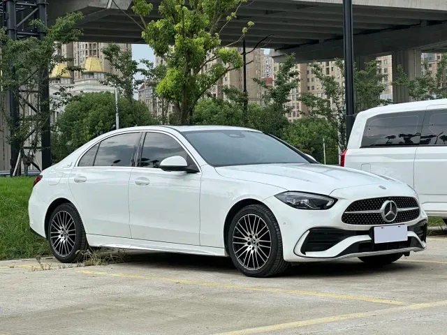 Mercedes-Benz C-Class — Фото автомобиля 3