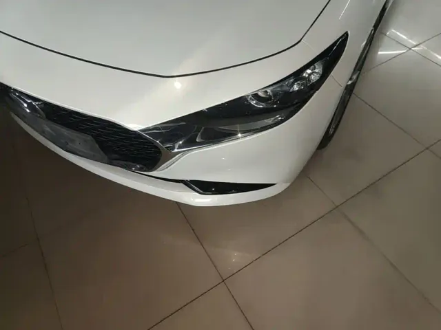 Mazda Axela — Фото автомобиля 23