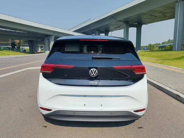 Volkswagen ID.3 — Фото автомобиля 5