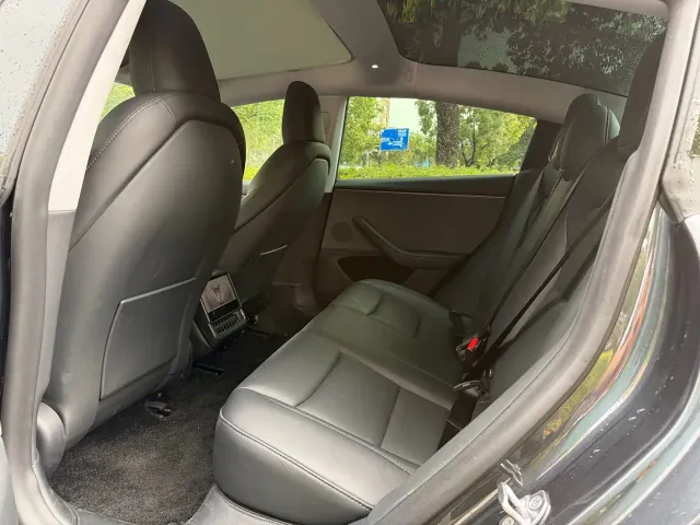 Tesla Model 3 — Фото автомобиля 6