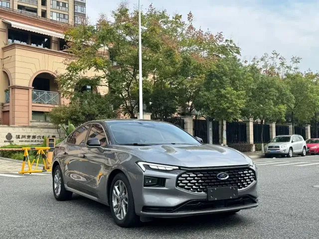 Ford Mondeo — Фото автомобиля 3
