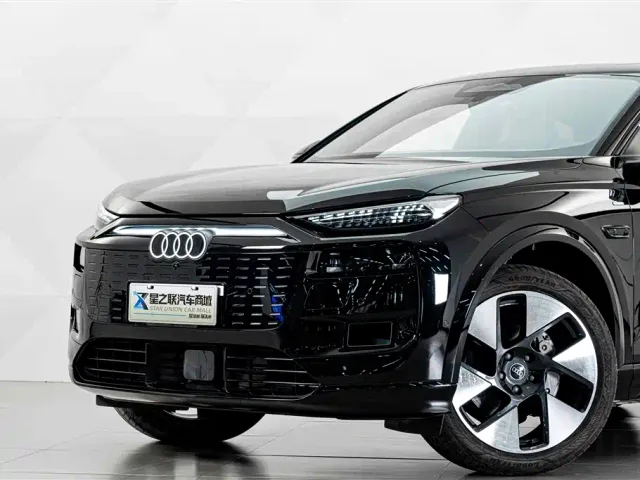 Audi Q6L Sportback e-tron — Фото автомобиля 3