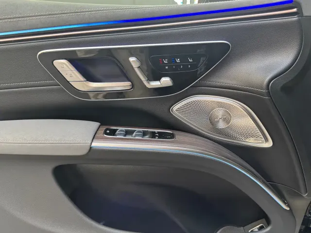 Mercedes-Benz EQS SUV — Фото автомобиля 16