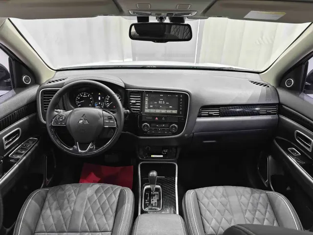 Mitsubishi Outlander — Фото автомобиля 13