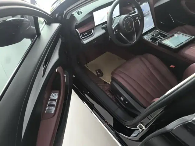Hongqi Hongqi H5 PHEV 2025 130 Super Hybrid Edition — Фото автомобиля 15