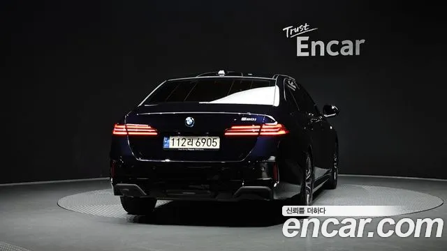 BMW 5 Series G60 — Фото автомобиля 3