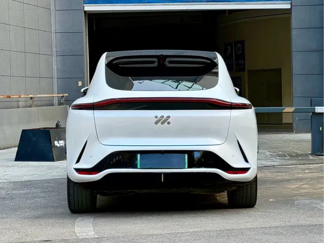 IM Motors LS7 — Фото автомобиля 5