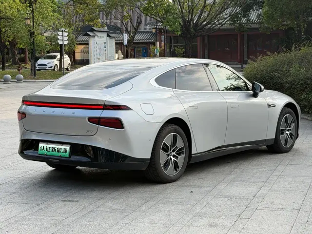 Xpeng P7 — Фото автомобиля 14