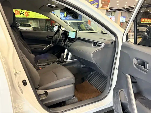 Toyota Corolla Cross — Фото автомобиля 6
