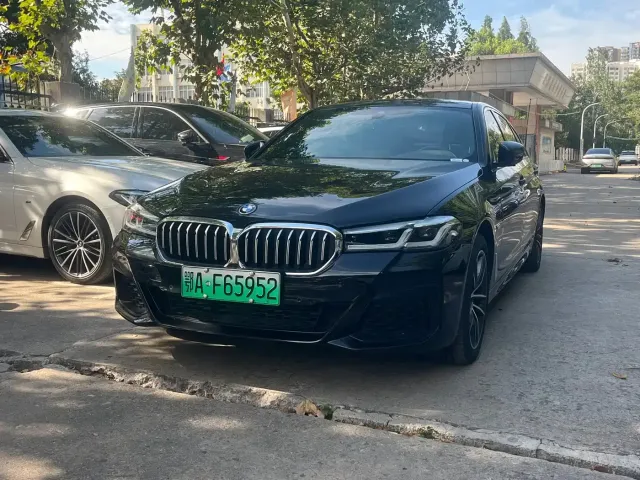 Фотография автомобиля — BMW 5 Series