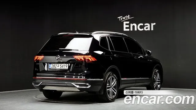 Volkswagen Tiguan — Фото автомобиля 3