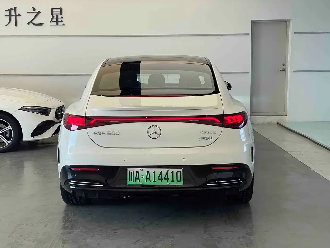 Mercedes-Benz Mercedes-Benz EQE 2025 Model 500 4MATIC Luxury Edition — Фото автомобиля 6