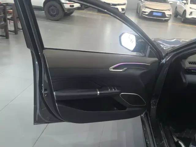 Changan Eado — Фото автомобиля 7
