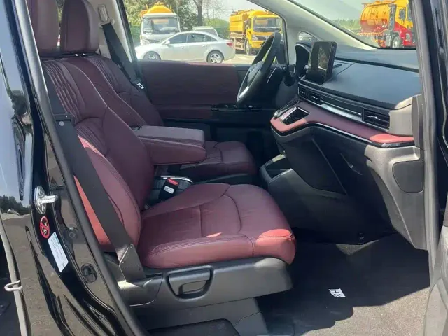 Honda Elysion — Фото автомобиля 13