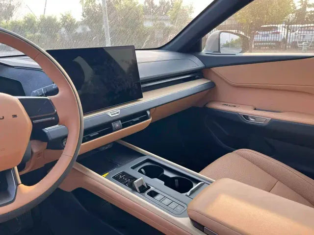 Lexus ES — Фото автомобиля 10