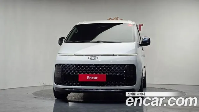 Hyundai Staria Staria 4WD Lounge 9 мест — Фото автомобиля 3