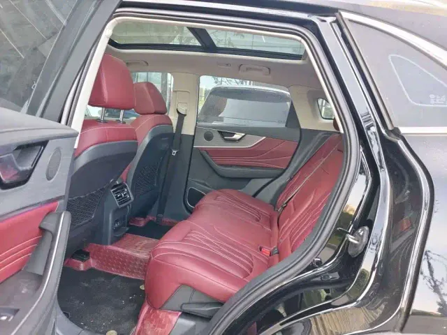 Hongqi HS5 — Фото автомобиля 7