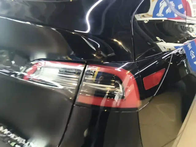 Tesla Model Y — Фото автомобиля 7