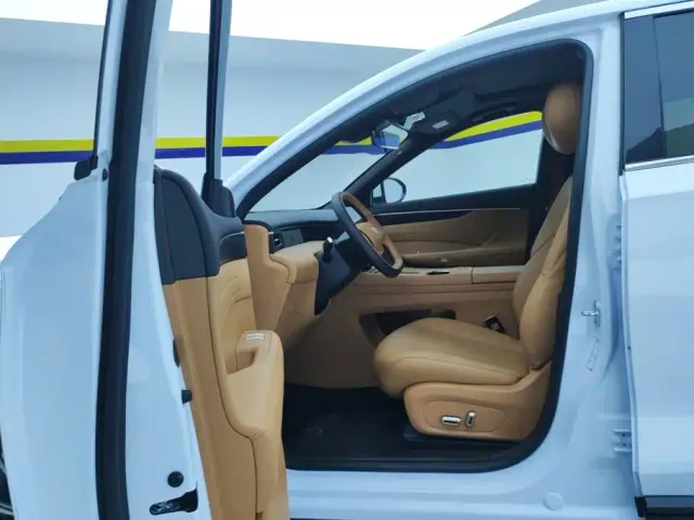 Dongfeng Aeolus L8 — Фото автомобиля 9