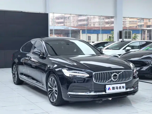 Volvo S90 — Фото автомобиля 3
