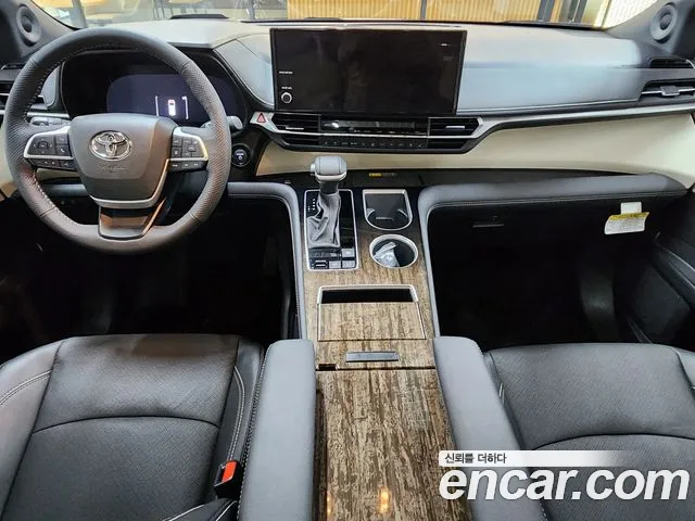 Toyota Sienna — Фото автомобиля 5