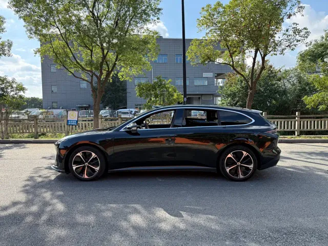 Nio ET5 Touring — Фото автомобиля 8