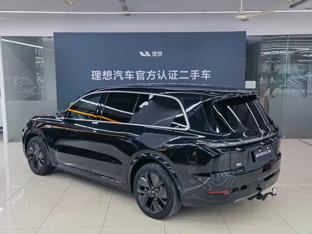 Li Auto L9 — Фото автомобиля 17