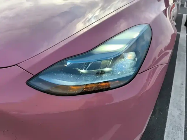 Tesla Model Y — Фото автомобиля 23