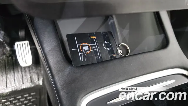 Tesla Model Y — Фото автомобиля 18