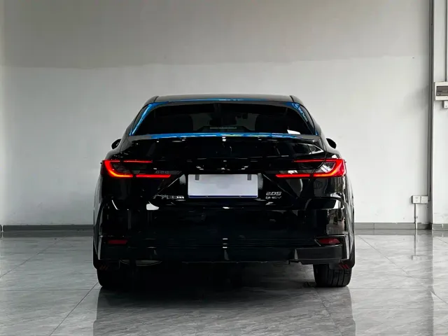 Toyota Camry — Фото автомобиля 2