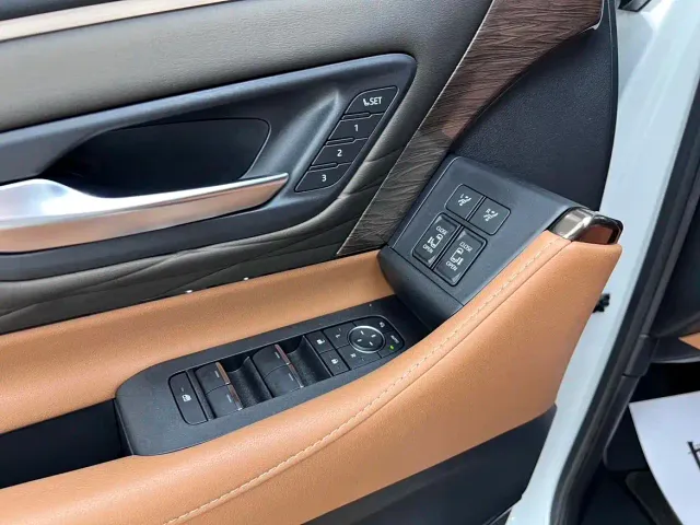 Toyota Vellfire — Фото автомобиля 13