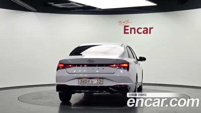 Hyundai AVANTE Avante (CN7) — Фото автомобиля 4