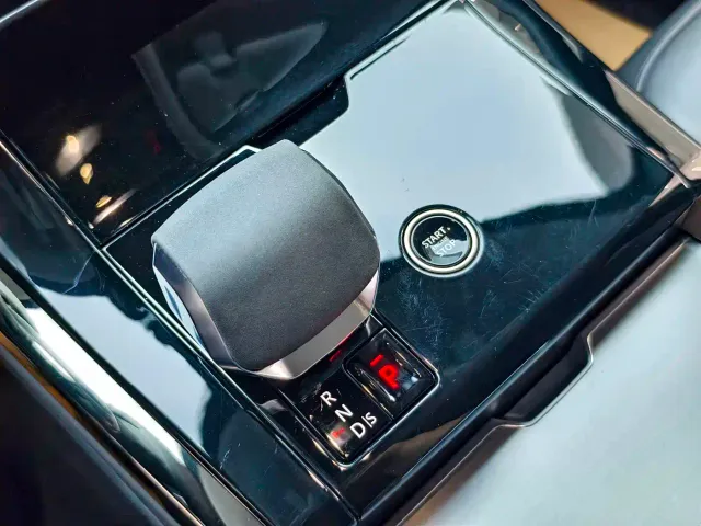 Land Rover Range Rover Sport — Фото автомобиля 15