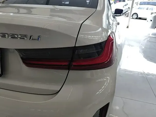 BMW 3 Series — Фото автомобиля 7