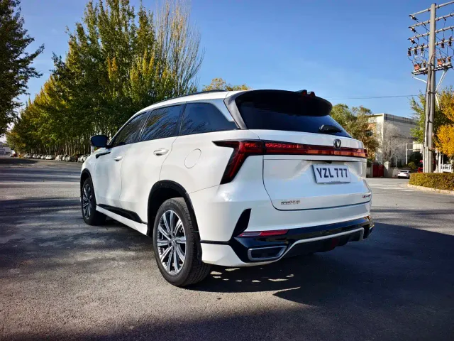 Changan CS75 Plus — Фото автомобиля 6