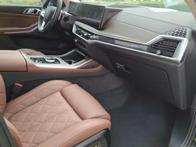 BMW X7 — Фото автомобиля 10