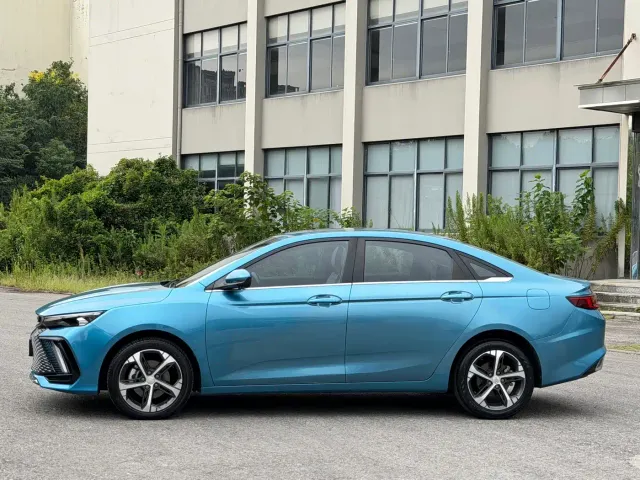 Geely Emgrand L — Фото автомобиля 7