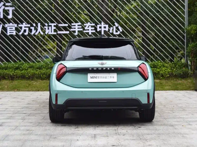 MINI Hatch — Фото автомобиля 3