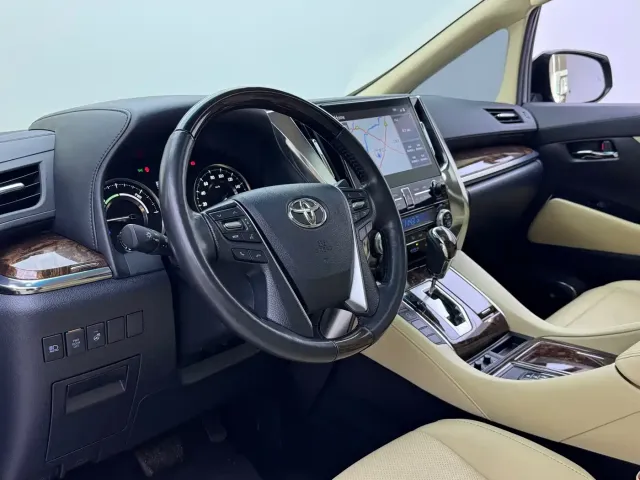 Toyota Alphard — Фото автомобиля 7